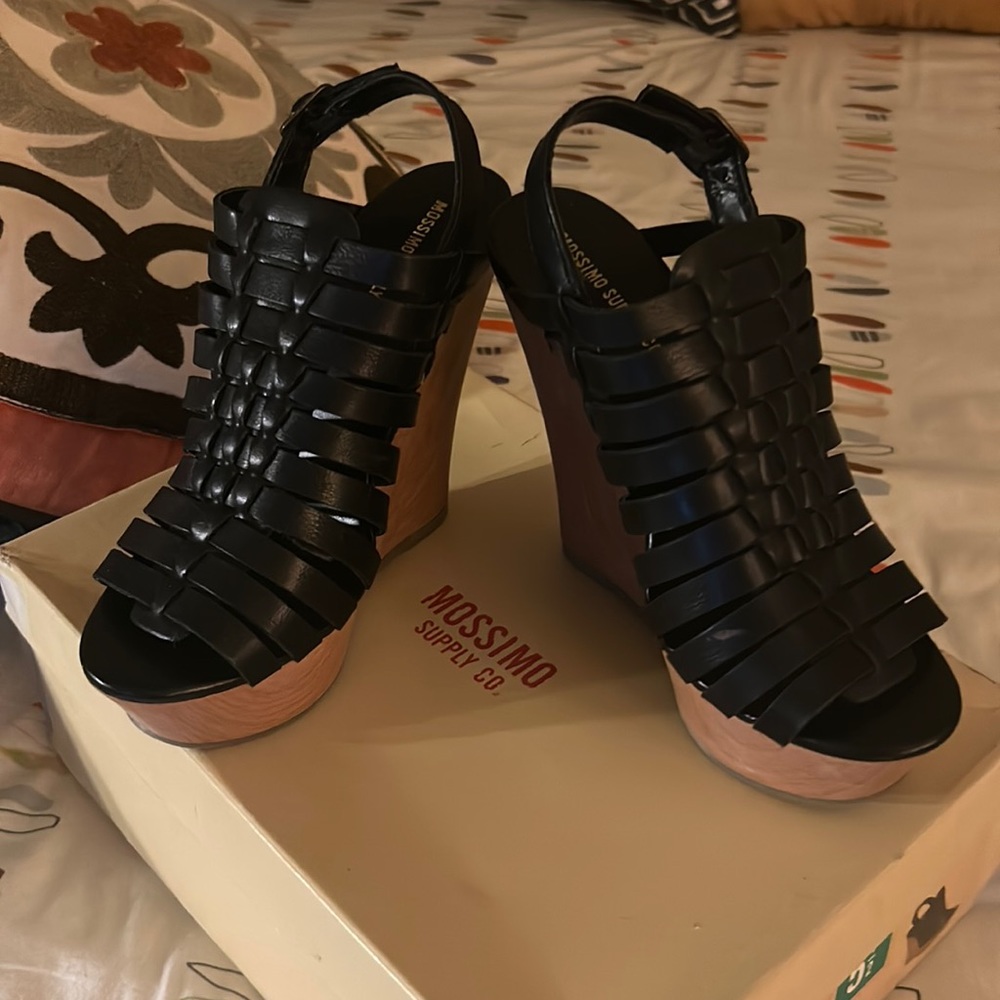 Brand new Mossimo Wedges